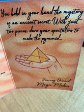 Load image into Gallery viewer, Magic Pyramid - You can form the pyramid in seconds - spectators not so much