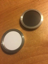 Load image into Gallery viewer, Color Deception - Close-up Magic - Professionally Made Magic Prop - Easy to Do!