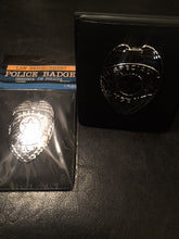 Load image into Gallery viewer, Detective Badge - Perfect for Cosplay, Dress Up, Halloween, etc. - Police Badge